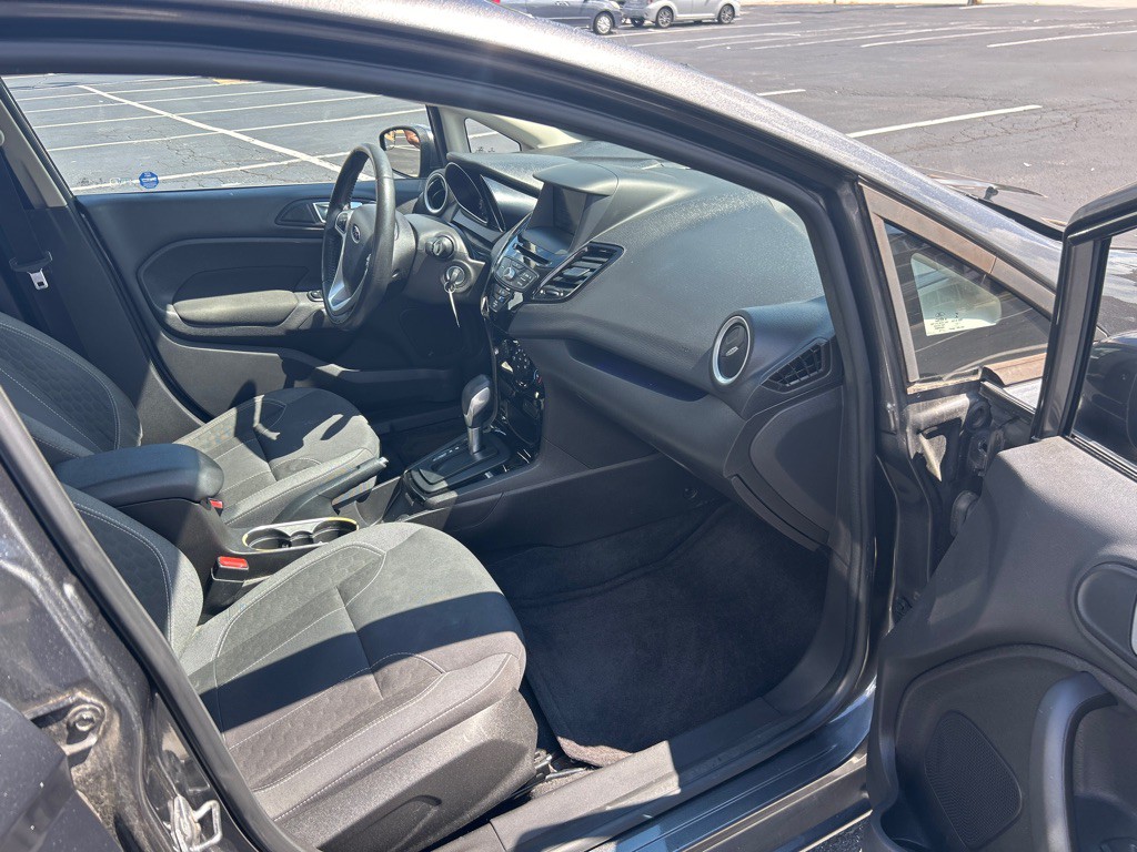 2015 Ford Fiesta Image 6