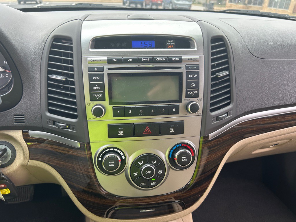 2011 Hyundai Santa Fe Image 8