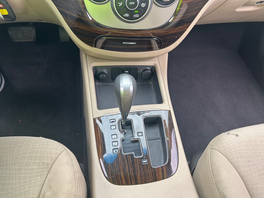 2011 Hyundai Santa Fe Image 9