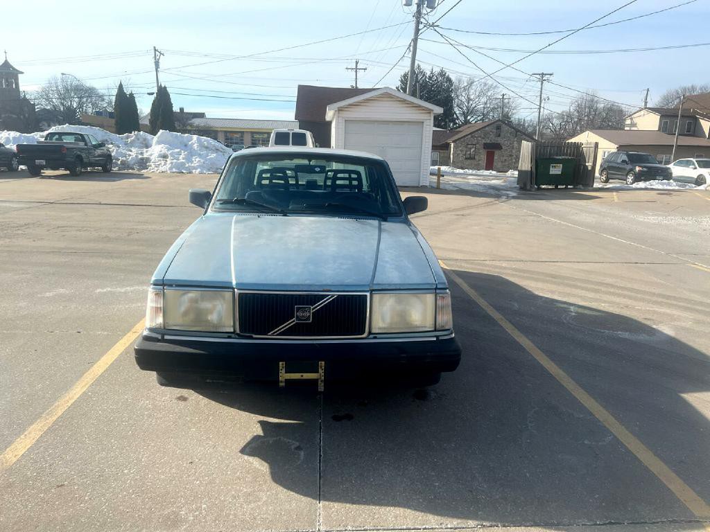 1993 Volvo 240 Image 11