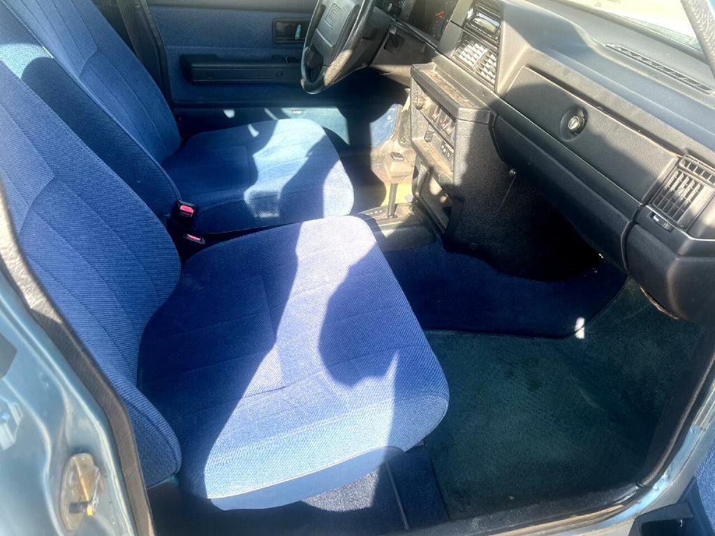 1993 Volvo 240 Image 14