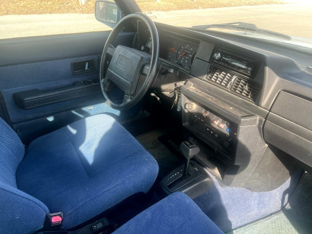 1993 Volvo 240 Image 15