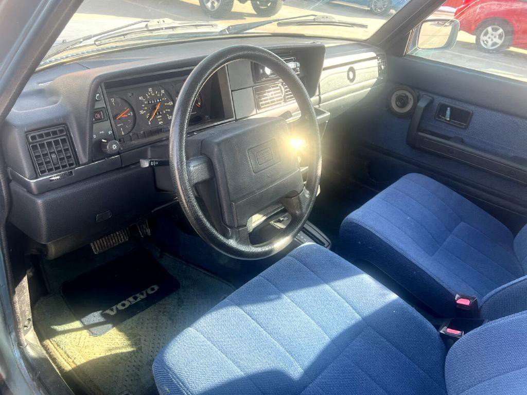 1993 Volvo 240 Image 19