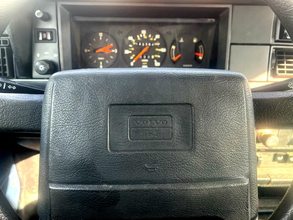 1993 Volvo 240 Image 22