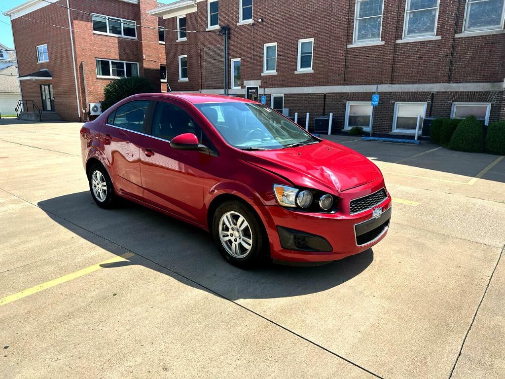 2013 Chevrolet Sonic Image 3