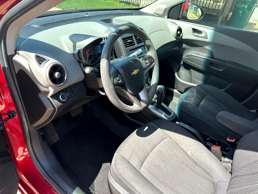 2013 Chevrolet Sonic Image 21