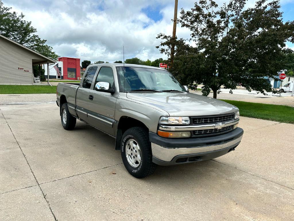 2000 Chevrolet Silverado 1500 Image 2