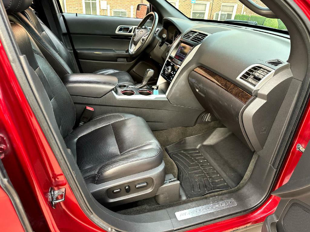 2013 Ford Explorer Image 21