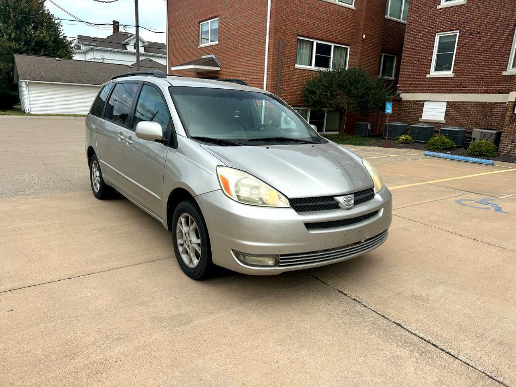 2004 Toyota Sienna Image 2