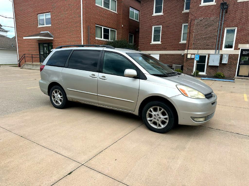 2004 Toyota Sienna Image 4