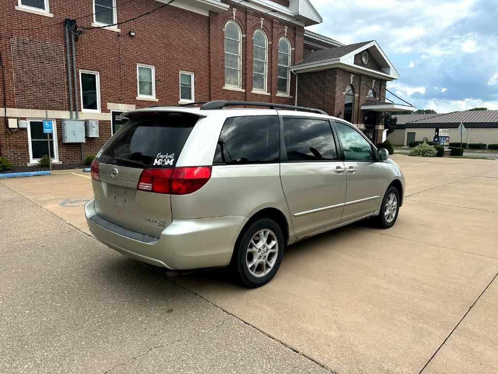 2004 Toyota Sienna Image 6