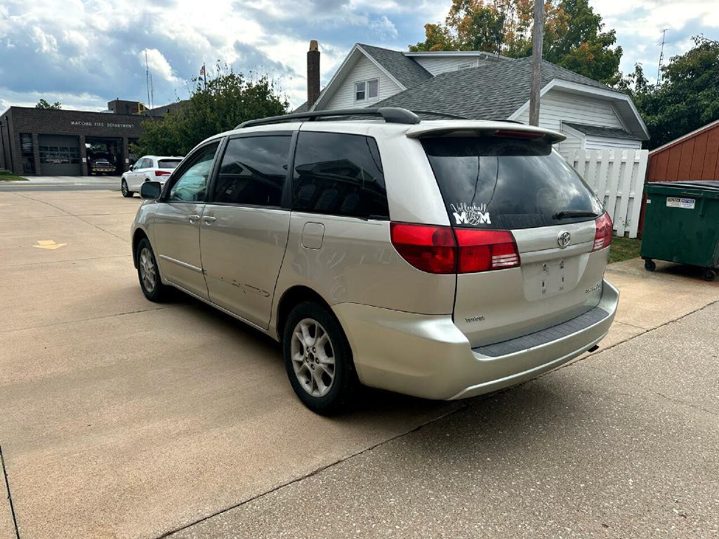 2004 Toyota Sienna Image 8