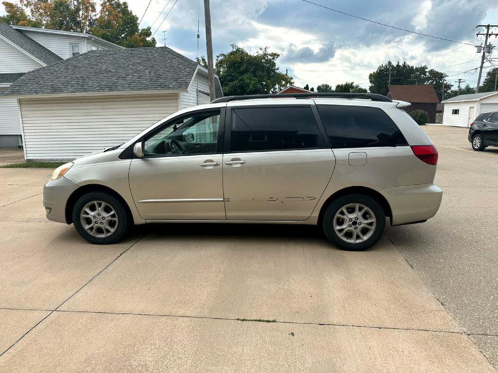 2004 Toyota Sienna Image 10