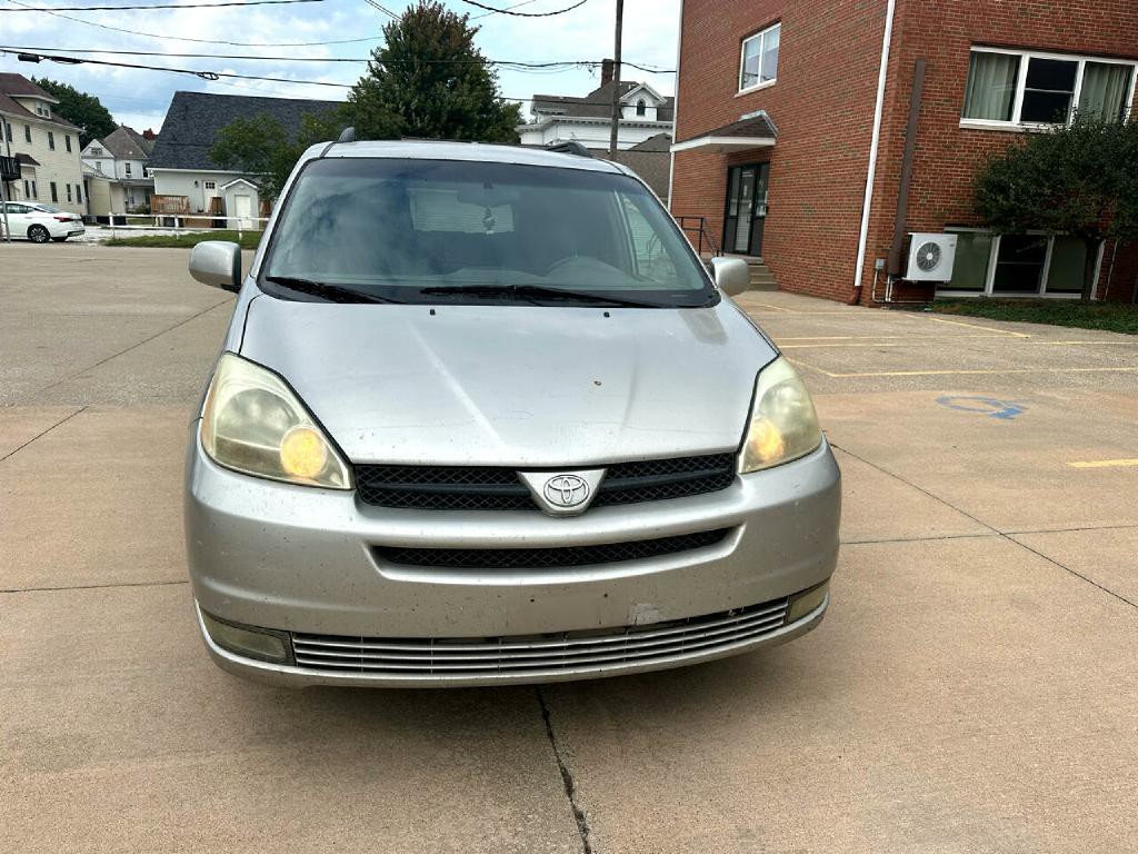 2004 Toyota Sienna Image 12