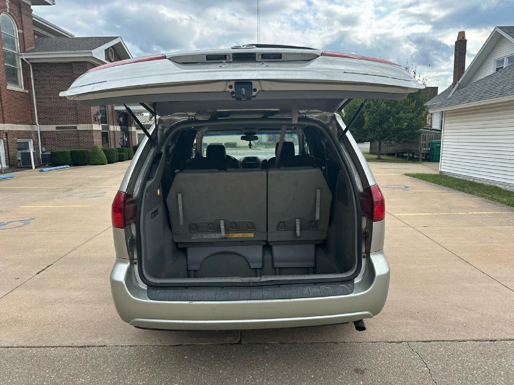 2004 Toyota Sienna Image 14