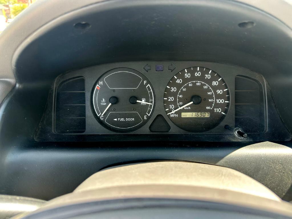 2001 Chevrolet Prizm Image 21