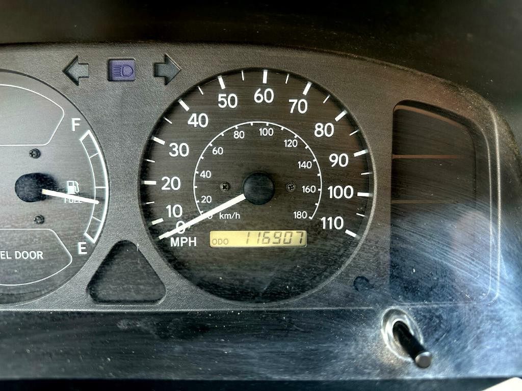 2001 Chevrolet Prizm Image 22