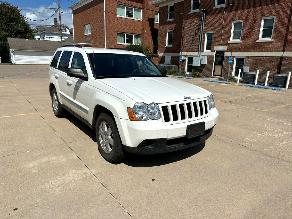 2010 Jeep Grand Cherokee Image 2