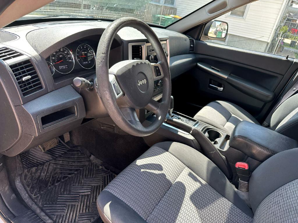 2010 Jeep Grand Cherokee Image 21
