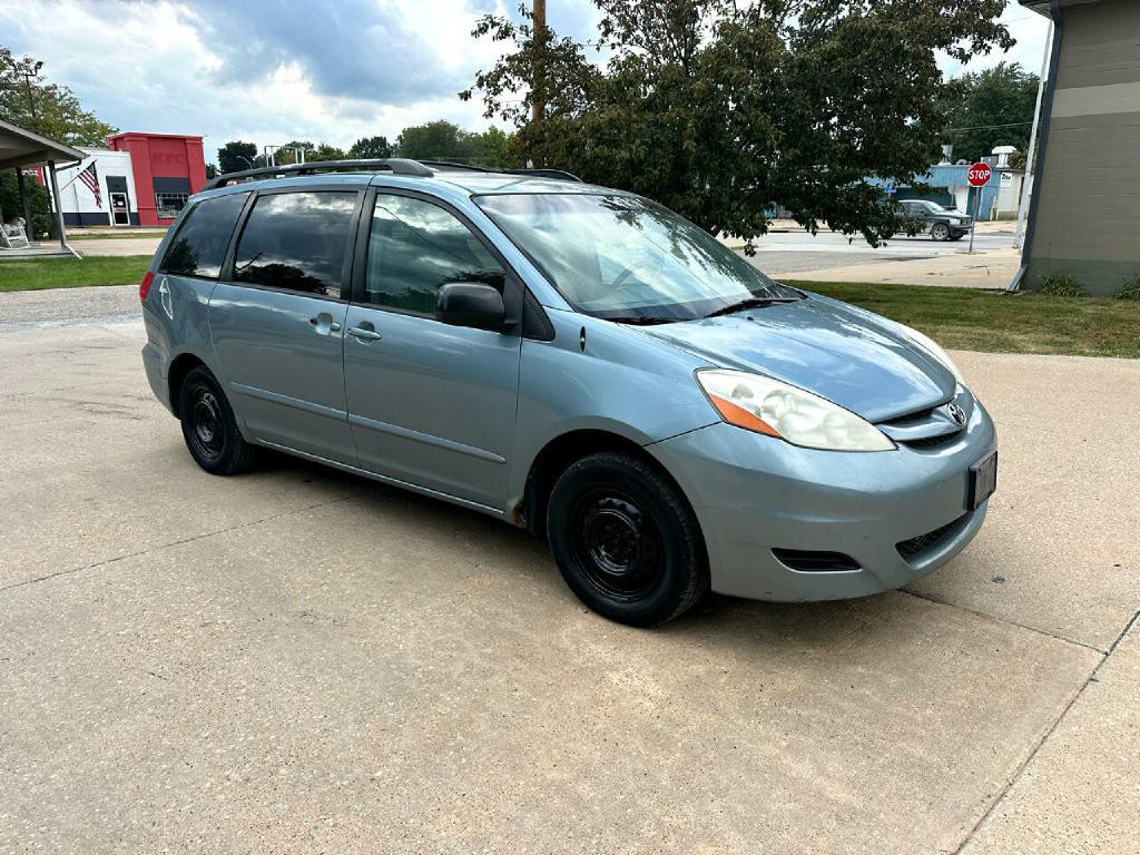 2008 Toyota Sienna Image 3