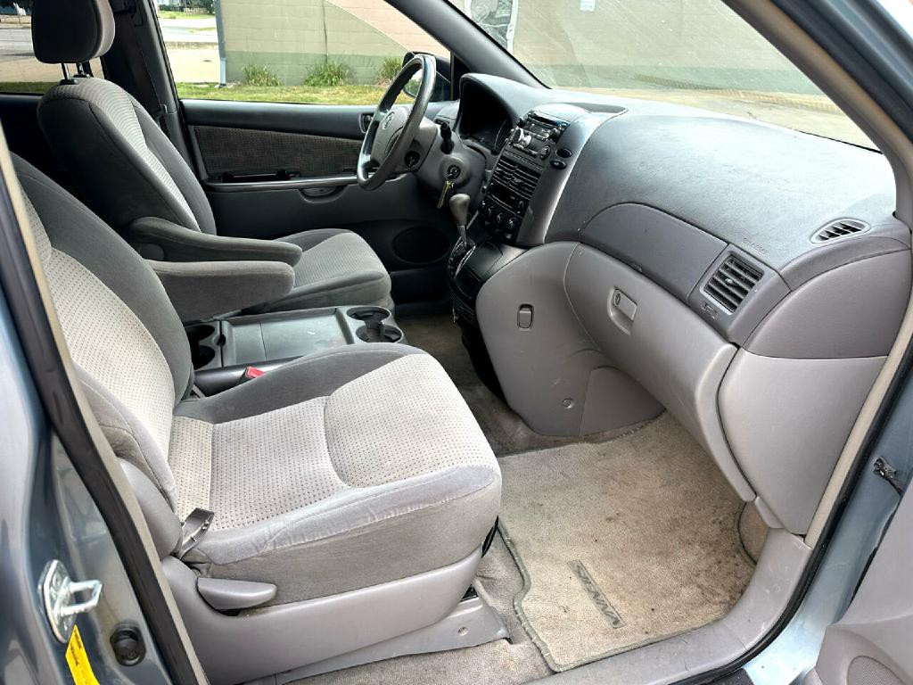 2008 Toyota Sienna Image 19