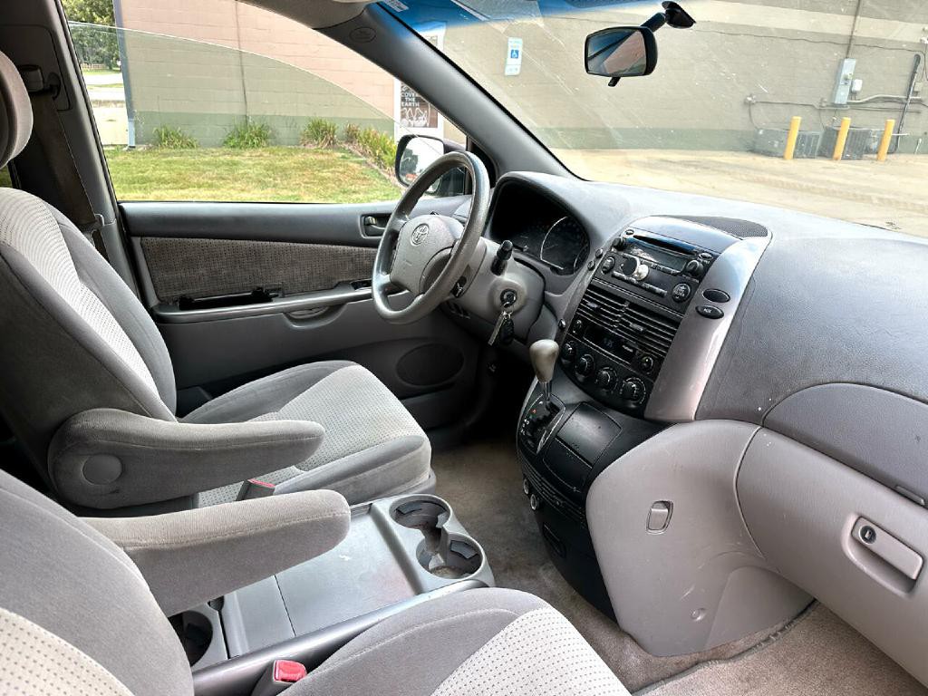 2008 Toyota Sienna Image 20