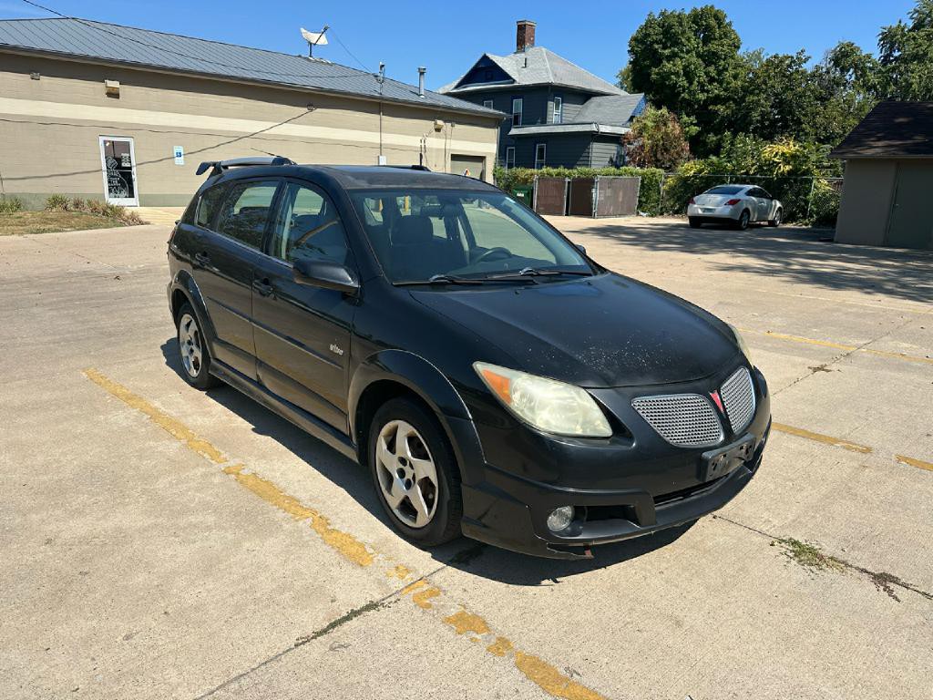 2005 Pontiac Vibe Image 2
