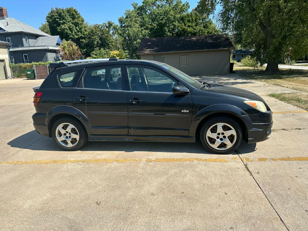 2005 Pontiac Vibe Image 4