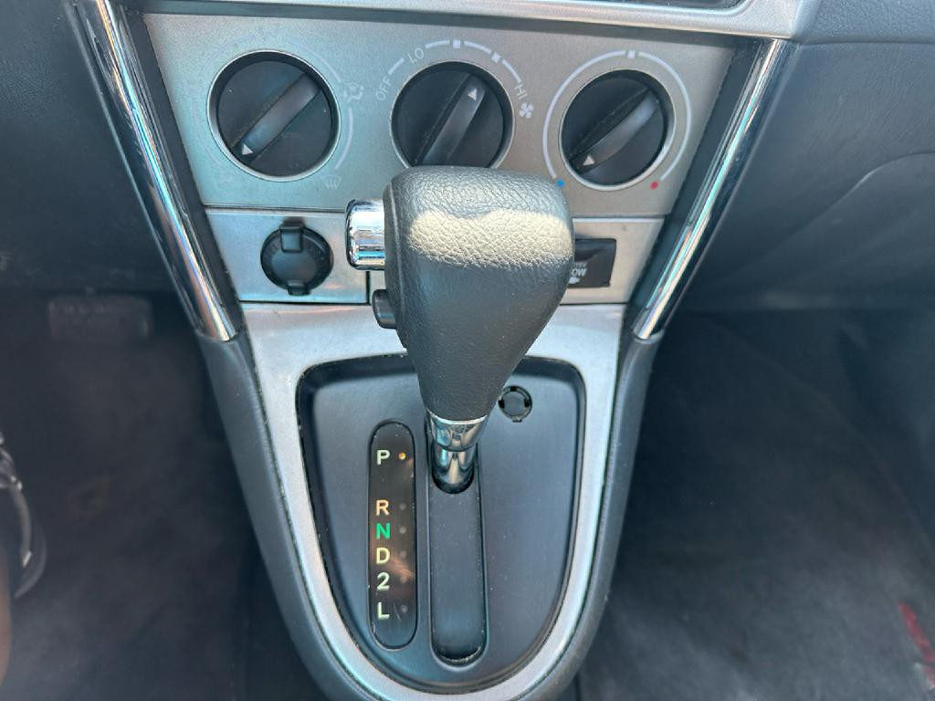 2005 Pontiac Vibe Image 21