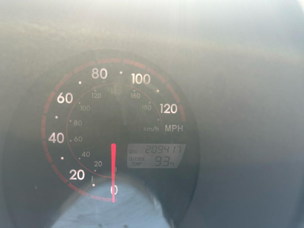 2005 Pontiac Vibe Image 24
