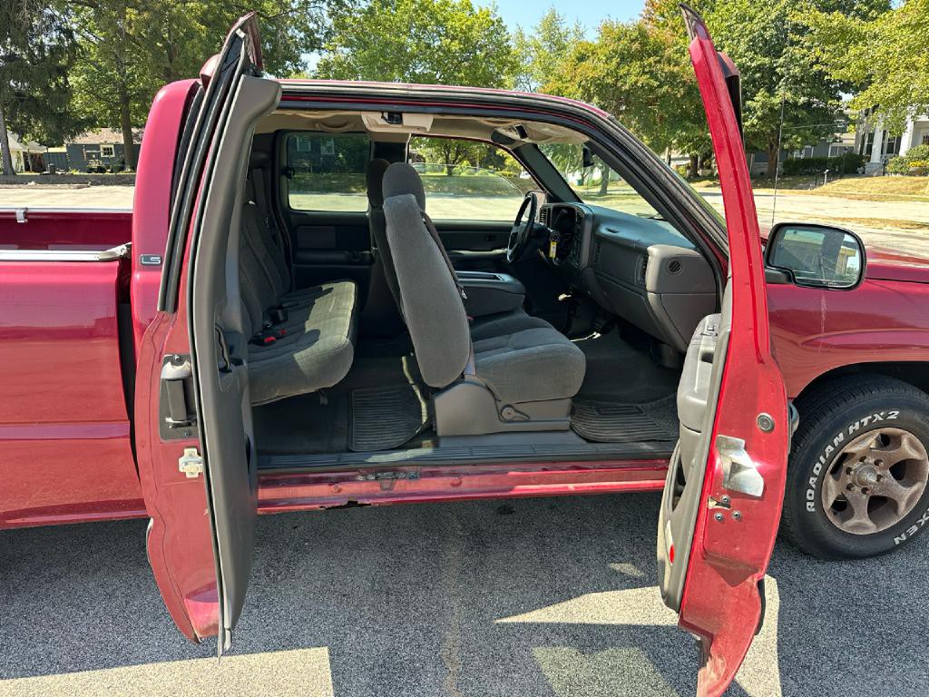 2004 Chevrolet Silverado 1500 Image 17