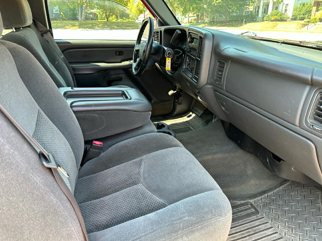 2004 Chevrolet Silverado 1500 Image 18