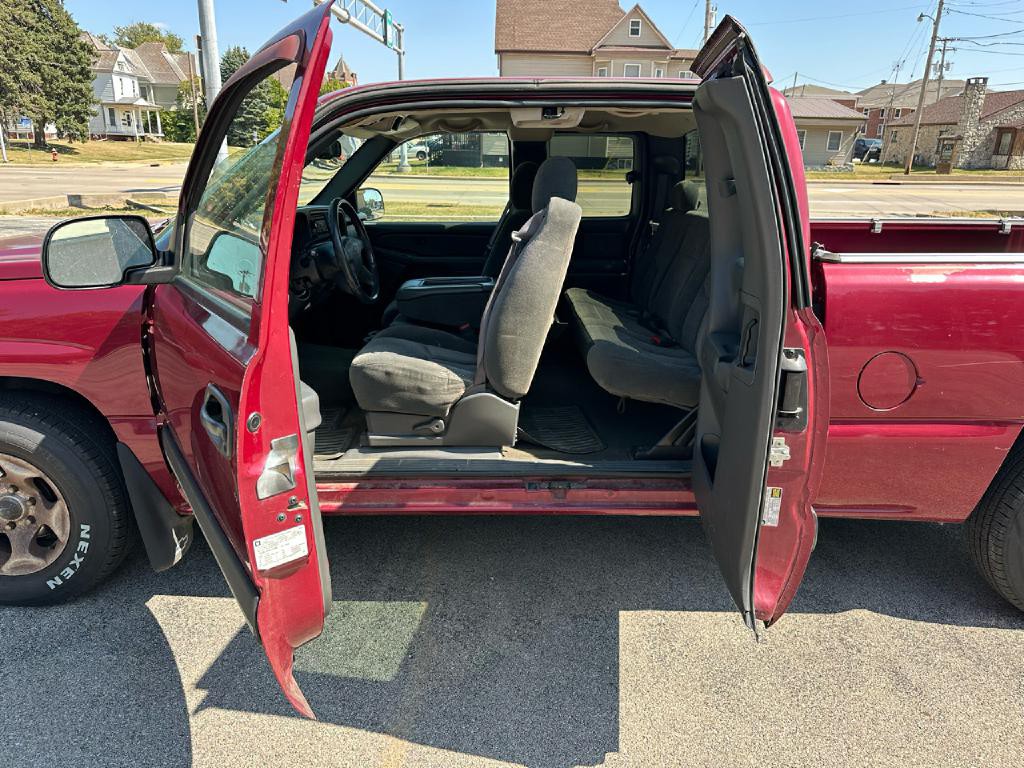 2004 Chevrolet Silverado 1500 Image 20