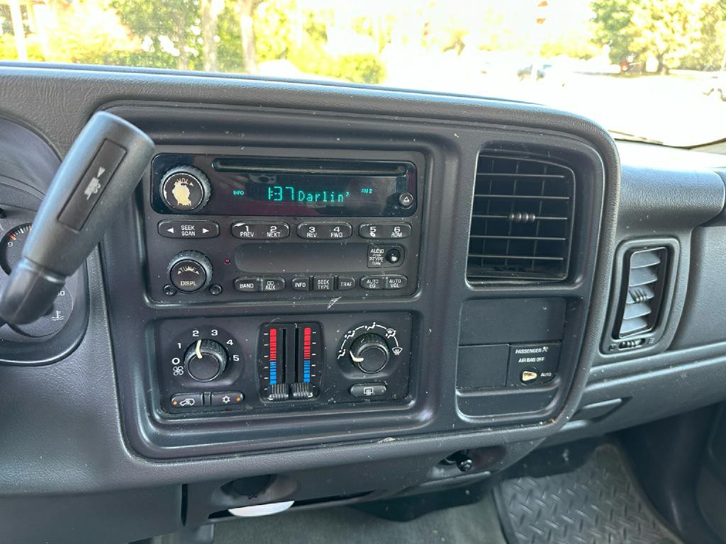 2004 Chevrolet Silverado 1500 Image 22