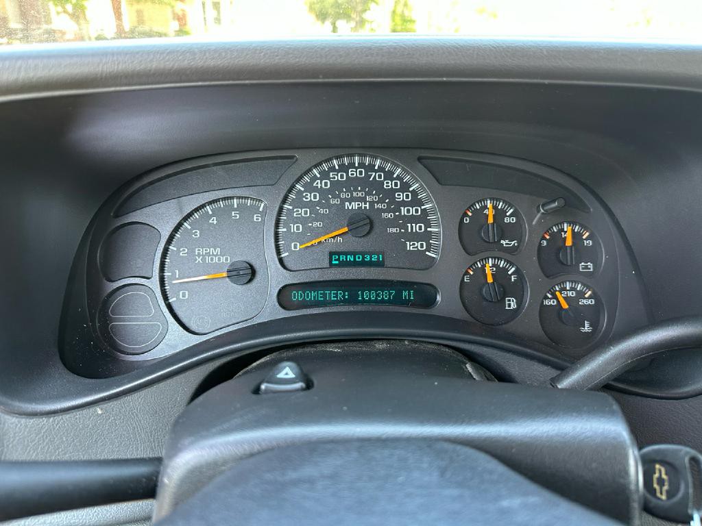 2004 Chevrolet Silverado 1500 Image 23
