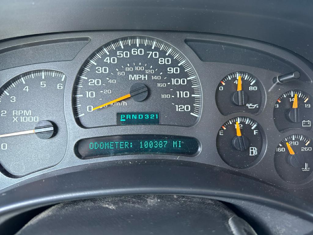 2004 Chevrolet Silverado 1500 Image 24