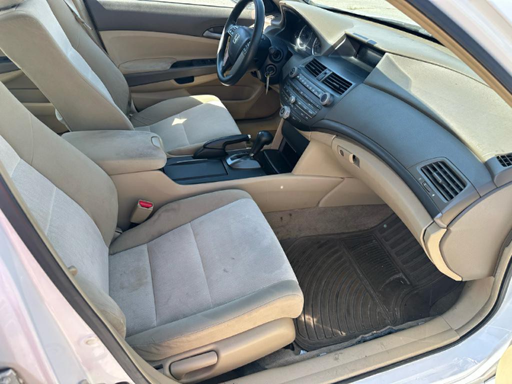 2009 Honda Accord Image 15
