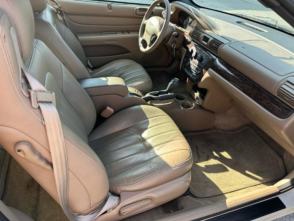 2004 Chrysler Sebring Image 13