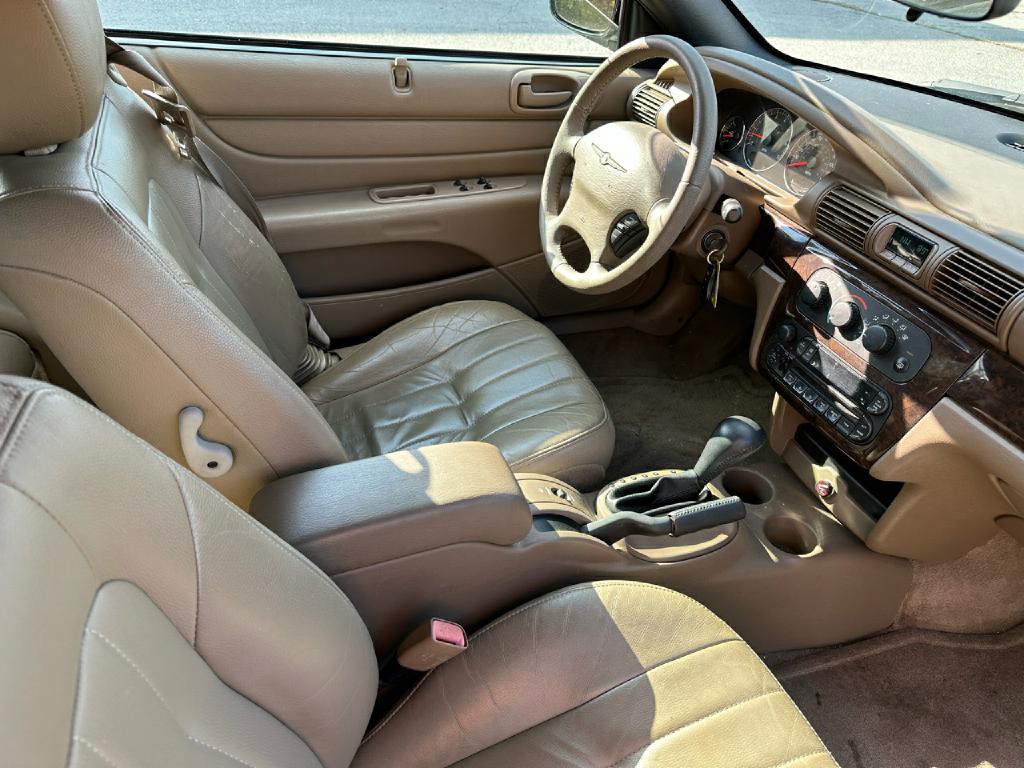 2004 Chrysler Sebring Image 14