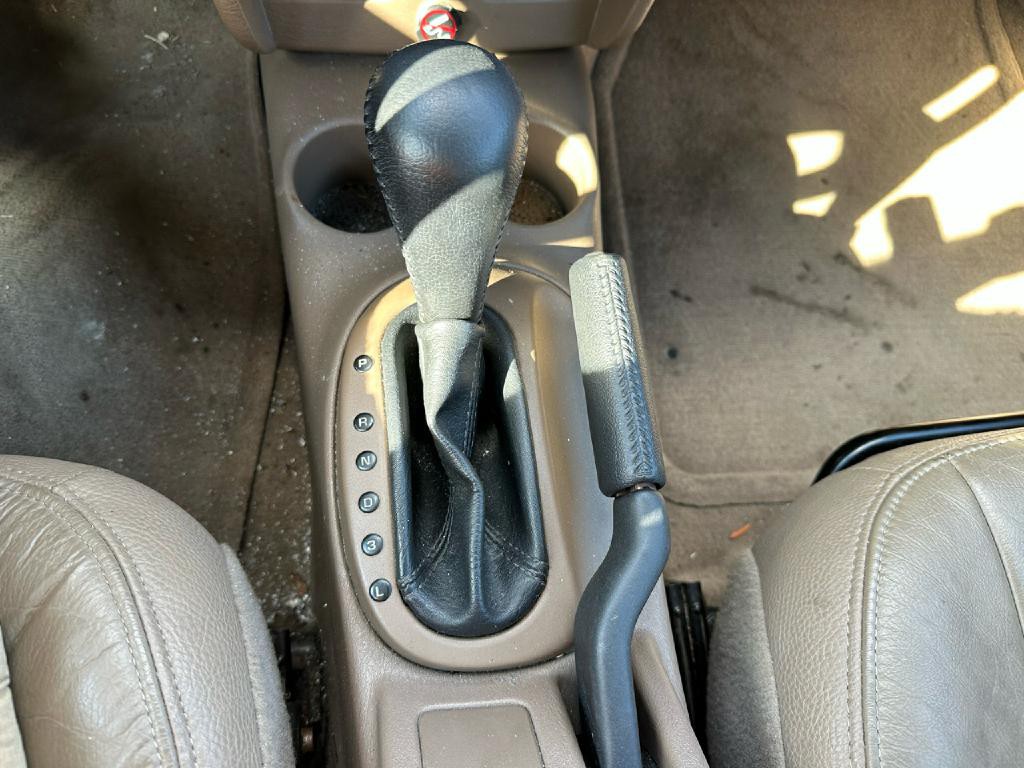 2004 Chrysler Sebring Image 18