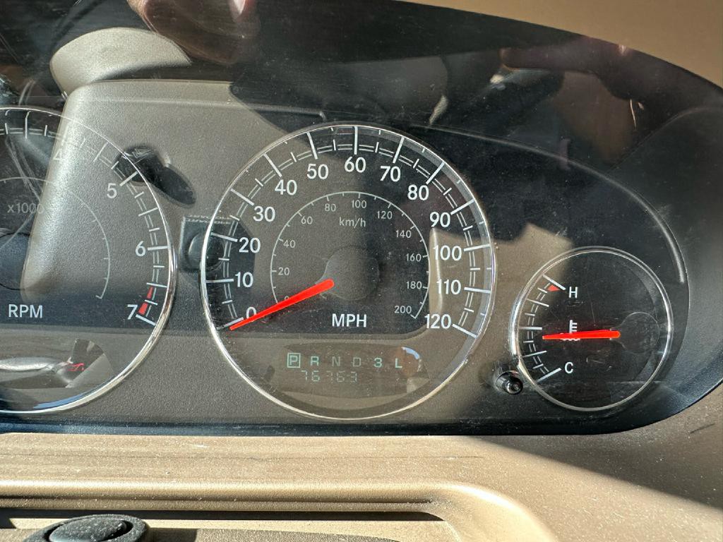 2004 Chrysler Sebring Image 21