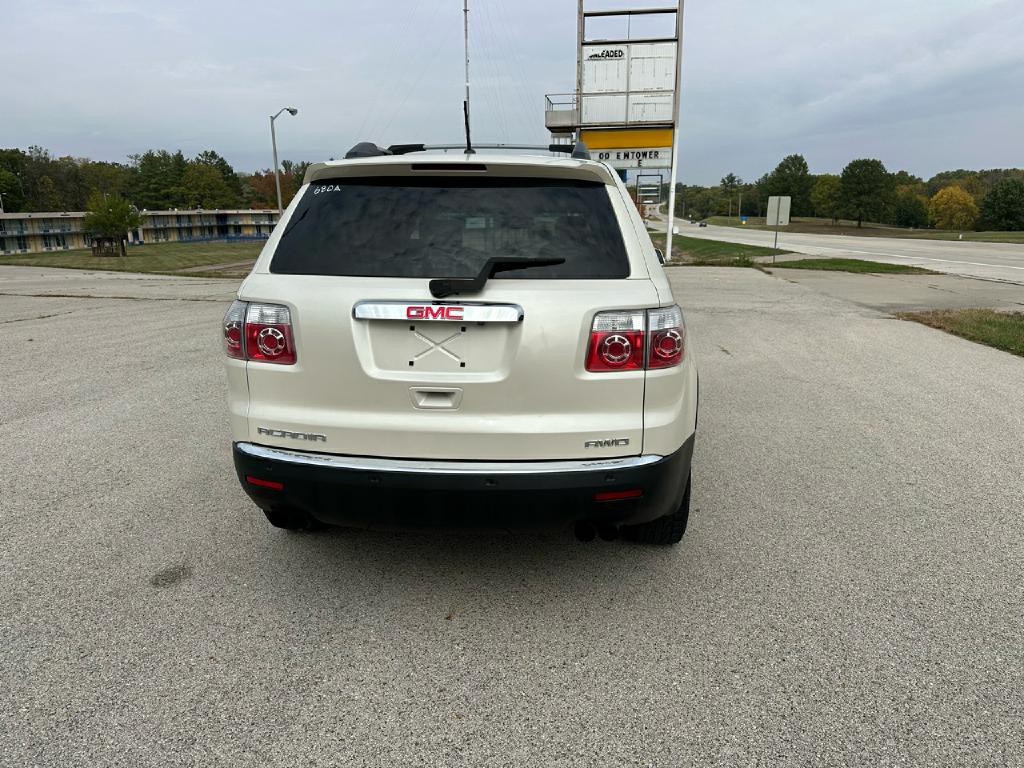 2011 GMC Acadia Image 7