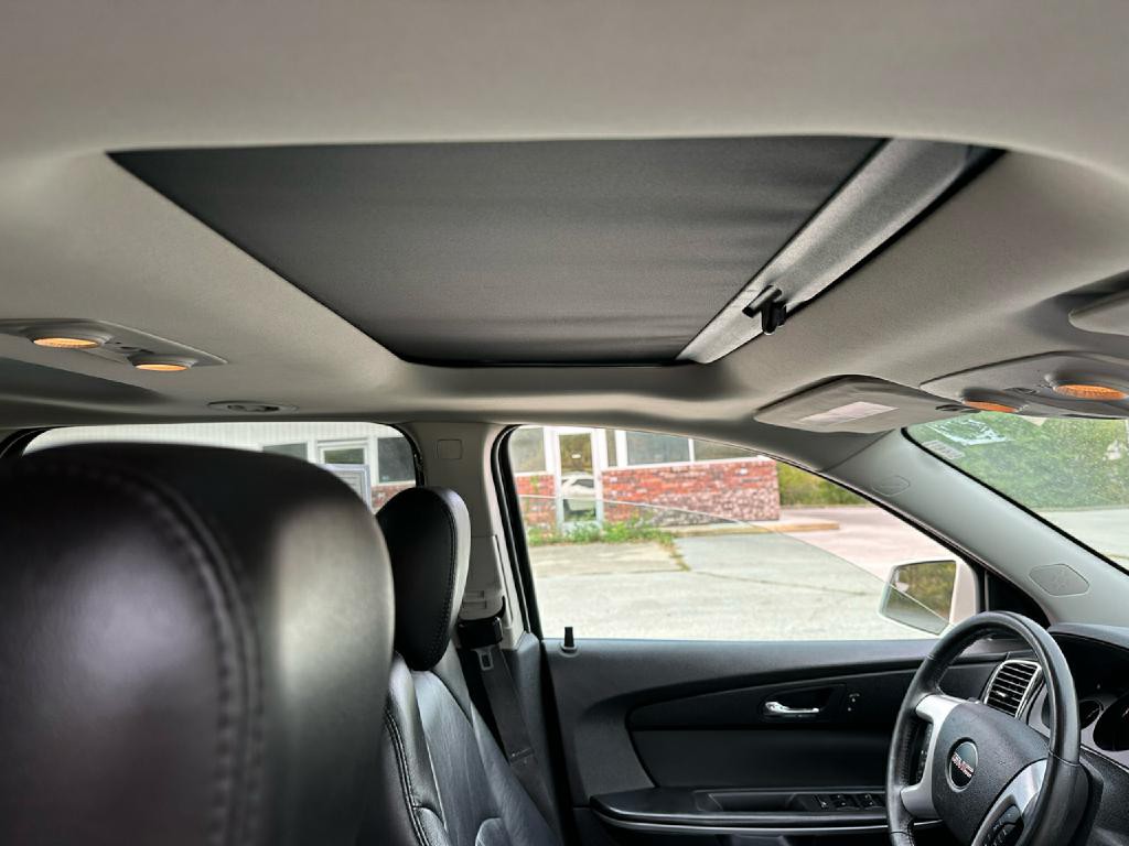 2011 GMC Acadia Image 24