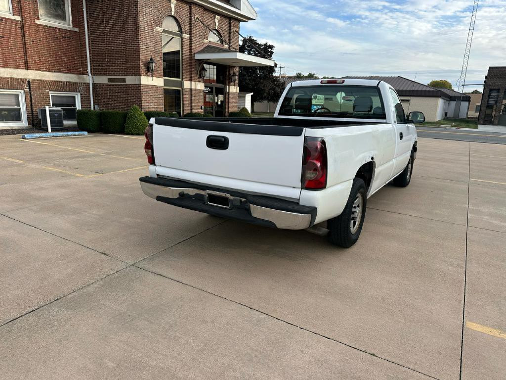 2004 Chevrolet Silverado 1500 Image 7