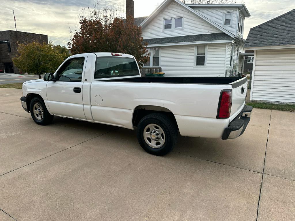 2004 Chevrolet Silverado 1500 Image 10