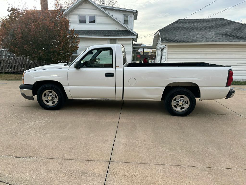 2004 Chevrolet Silverado 1500 Image 11