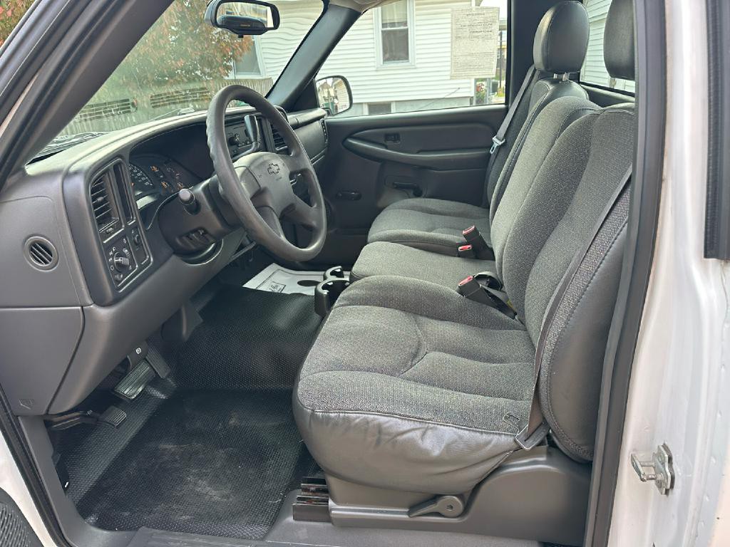 2004 Chevrolet Silverado 1500 Image 16