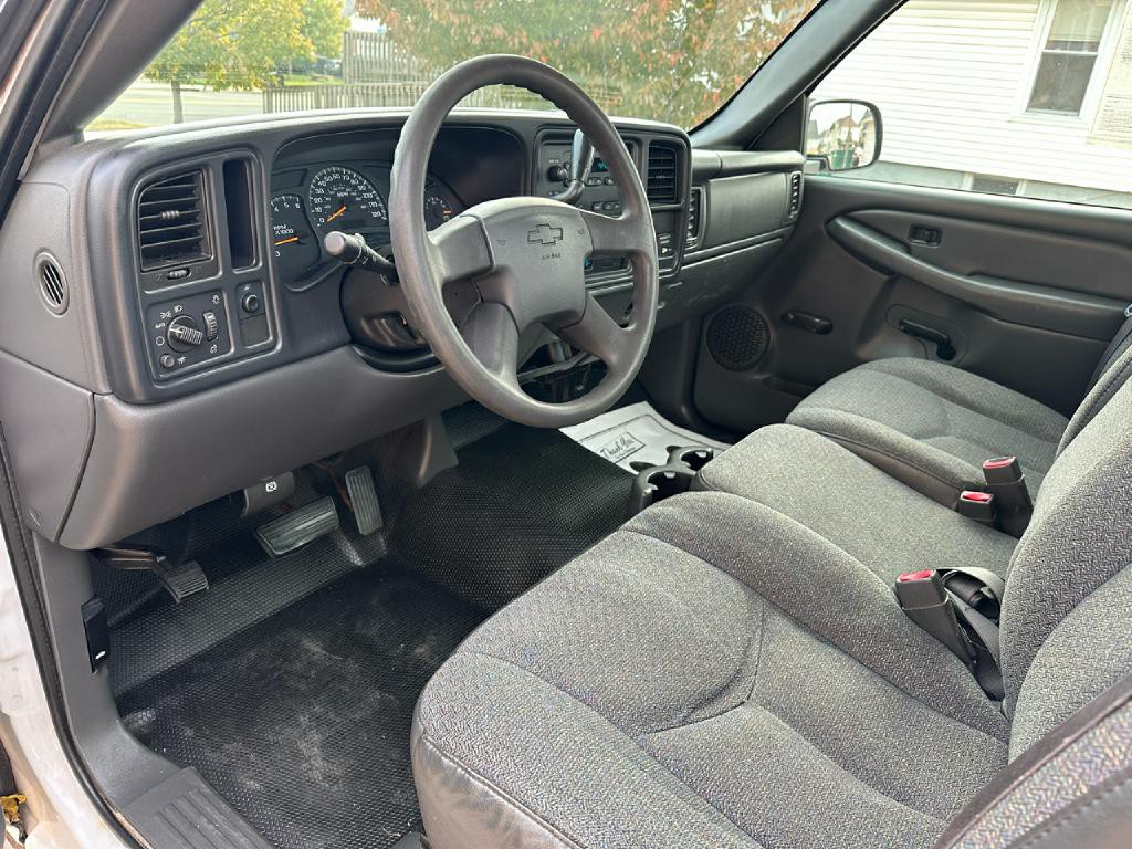 2004 Chevrolet Silverado 1500 Image 17