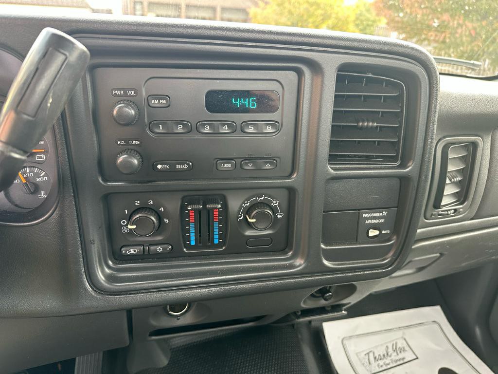 2004 Chevrolet Silverado 1500 Image 18