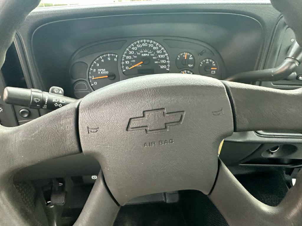 2004 Chevrolet Silverado 1500 Image 19